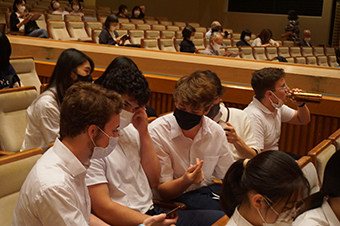 International students enjoy and learn about Kabuki performing art