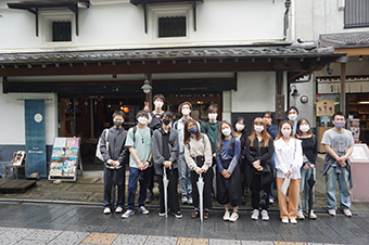 Group photo of the participants